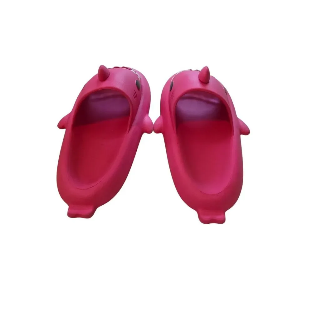 Kids Shark Face Slip-On Clogs in Bright Pink